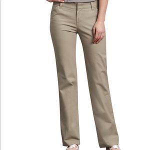 NWT Dickies women’s stretch Twill Pants.